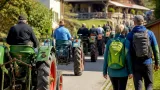 25 Jahre Seniorenbund St. Marien: Oldtimer‑Traktoren prägen Jubiläumswandertag