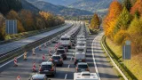 ADAC Südbayern warnt vor erhöhtem Reiseverkehr in den Herbstferien: Staugefährdete Alpenrouten genannt