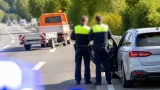 Gefährliches Spurwechselmanöver auf A48: Fahrer mit gefälschtem Führerschein und unter Drogen gestoppt