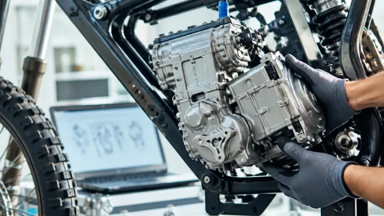 E‑Motiv kündigt nahtlos schaltendes Zwei‑Gang‑Getriebe für Elektromotorräder an
